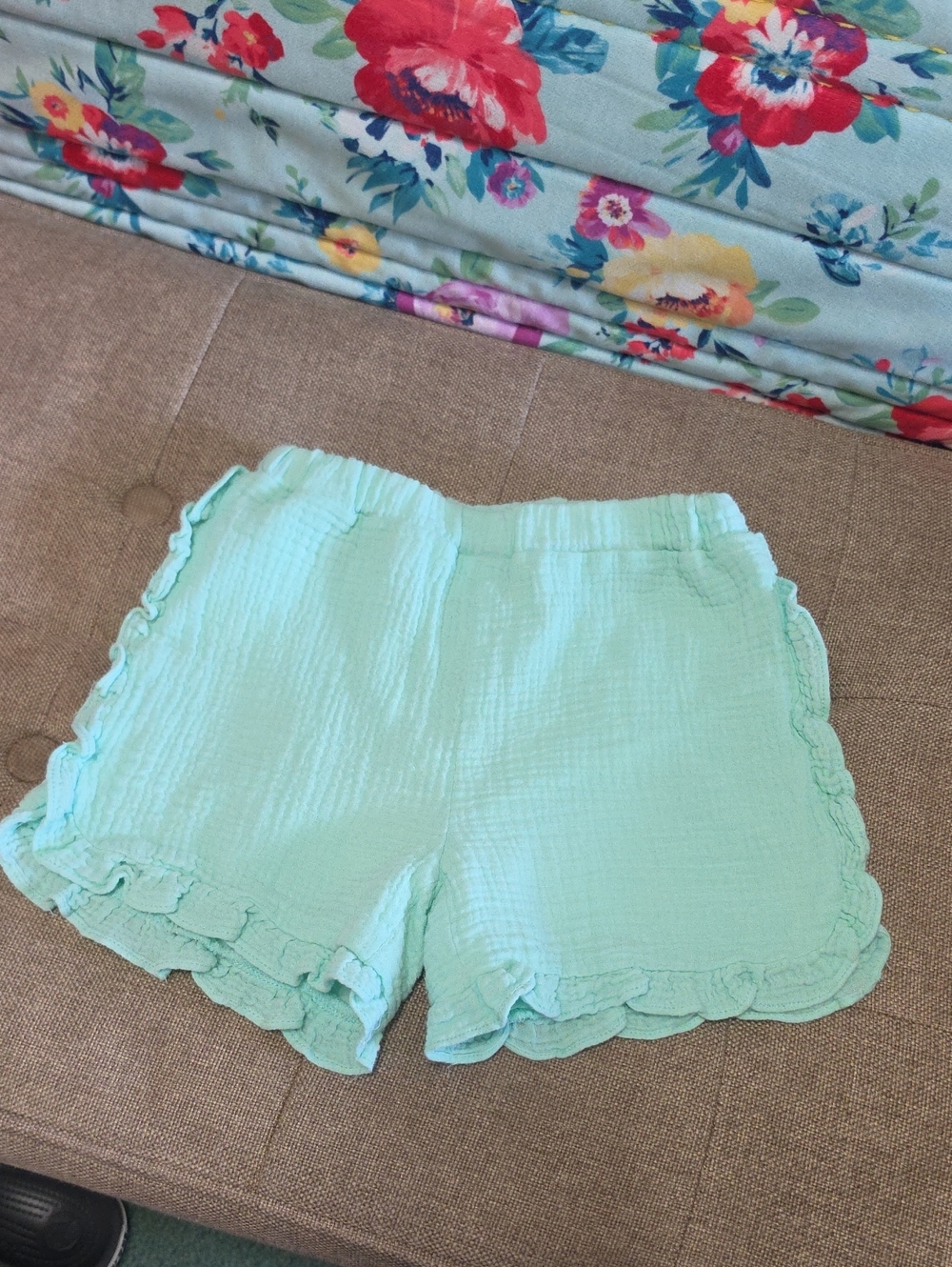 Light Mint Ruffle Hem Women's Shorts